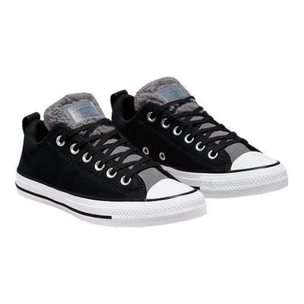 BRAND NEW women converse chuck taylor all star Sherpa shoes size US 7.5